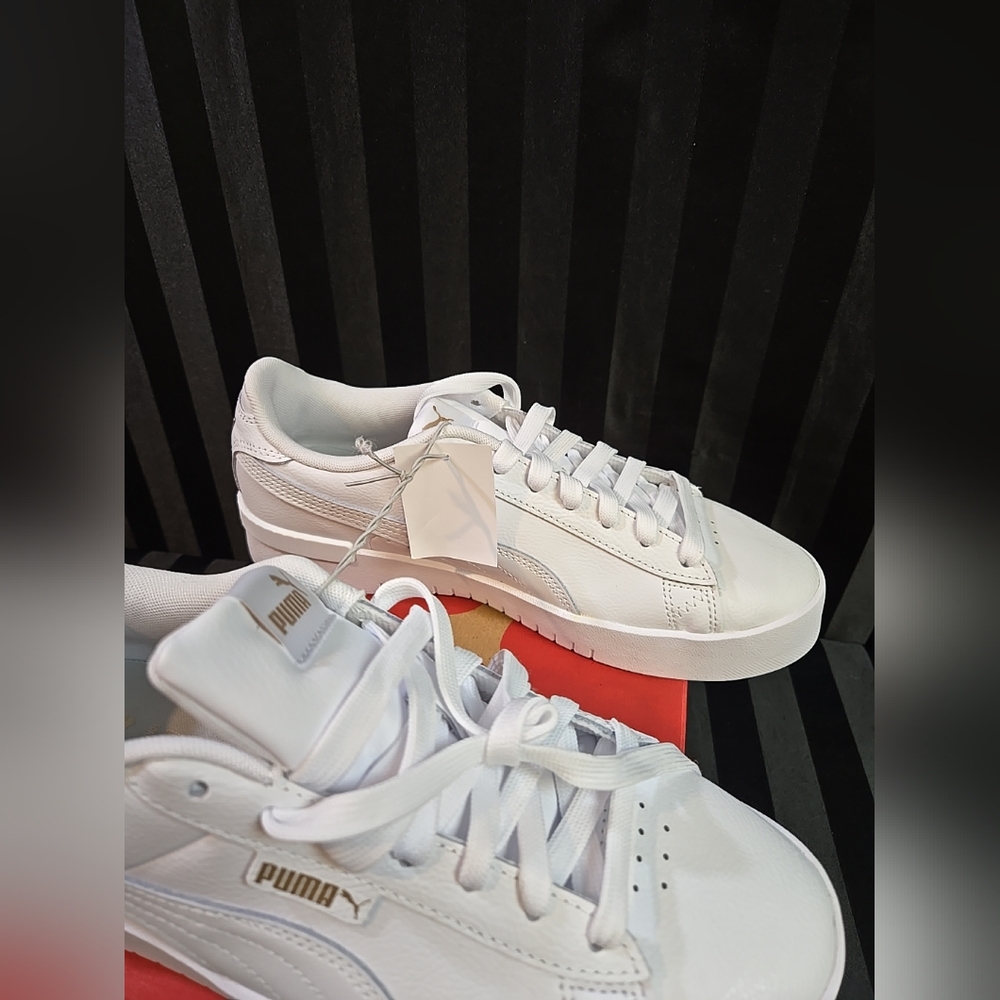 Women's US Size 8 Puma Court Sneakers White Color - Picture 4 of 6